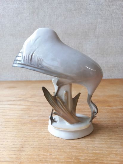  Zsolnay daru figura, Sink Andrs tervezse