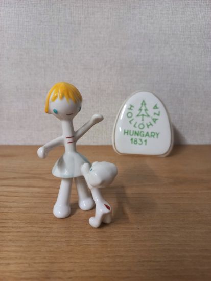  Kati s Pamacs - Hollhzi porceln figura, sz Szab Antnia tervezse