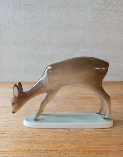  Zsolnay z figura - Sink Andrs tervezse