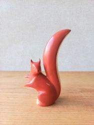   Stilizlt porceln mkus figura